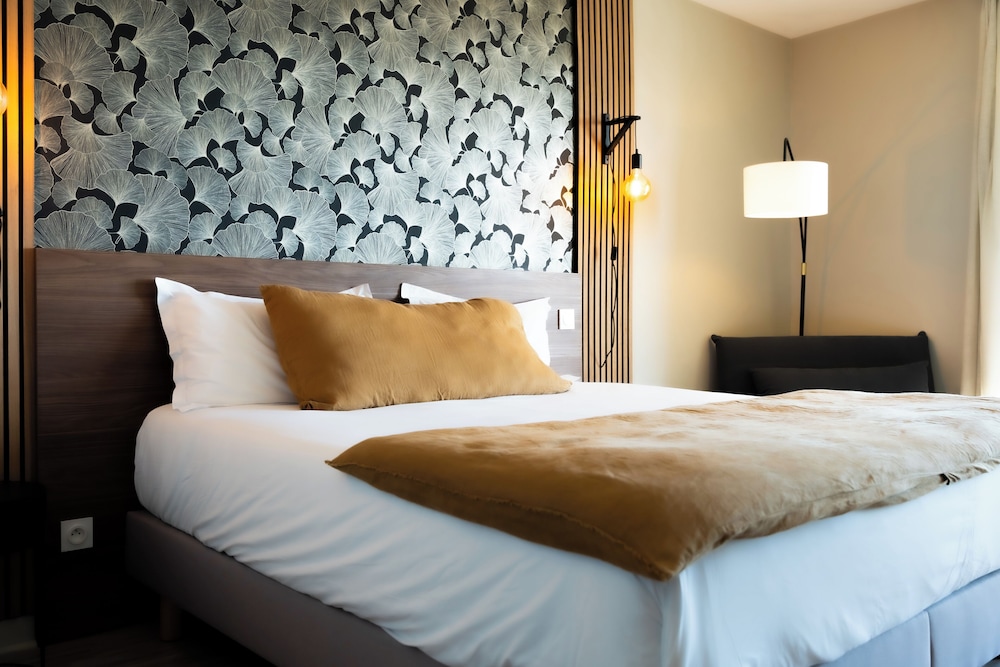 Superior Room, Sea View (Loggia) - Photo 6