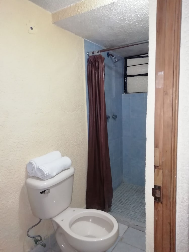 Classic Double Room Single Use, 1 Queen Bed photo 3