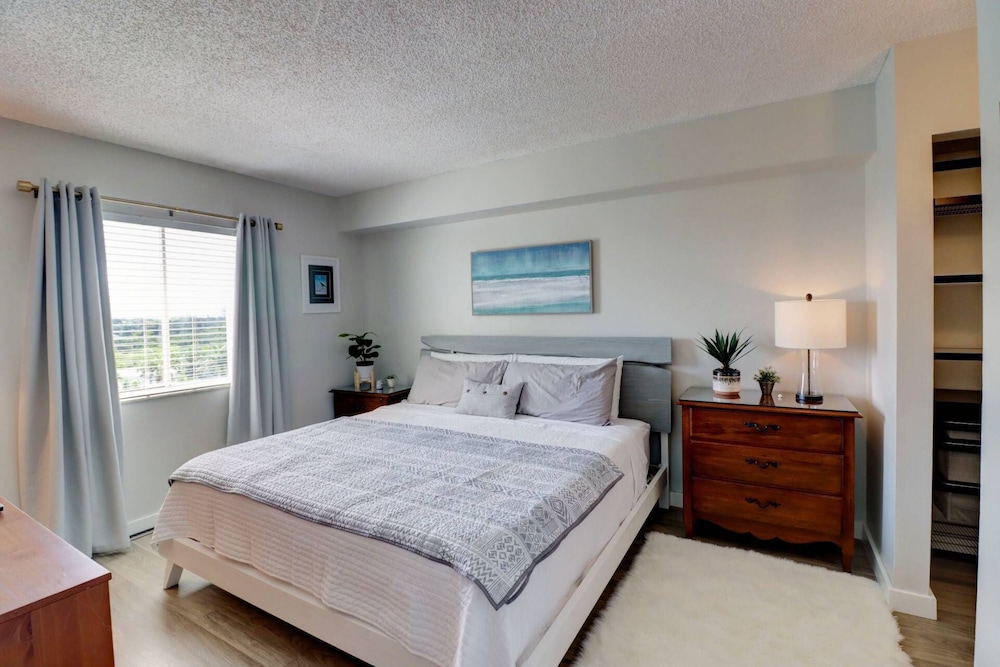 Condo (Palm Beach Landings A606) photo 1