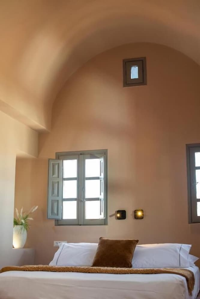 Tholos Junior Suite Sea View with Outdoor Jetted Tub