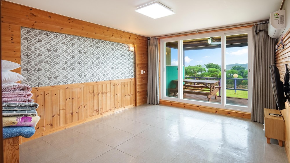 Basic Room, 1 Bedroom (1F 104, (Ondol/33.06m²)) - Photo 1