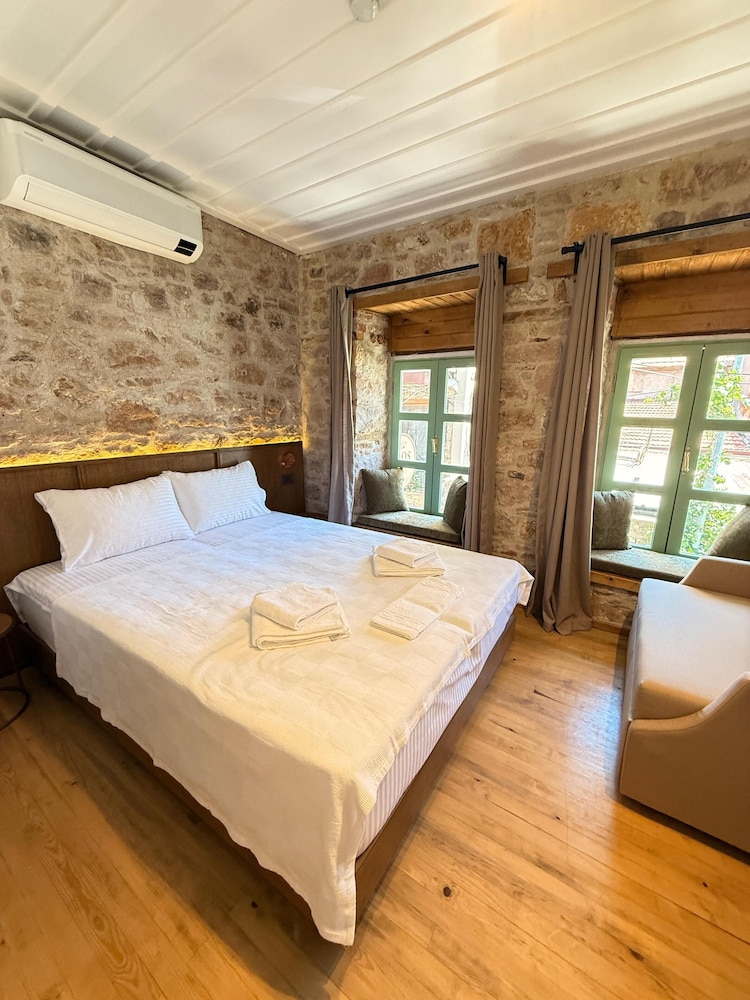 Classic Triple Room photo 3