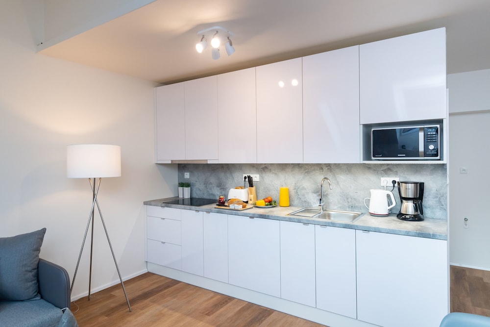 Luxury Apartment, Multiple Beds thumbnail 6