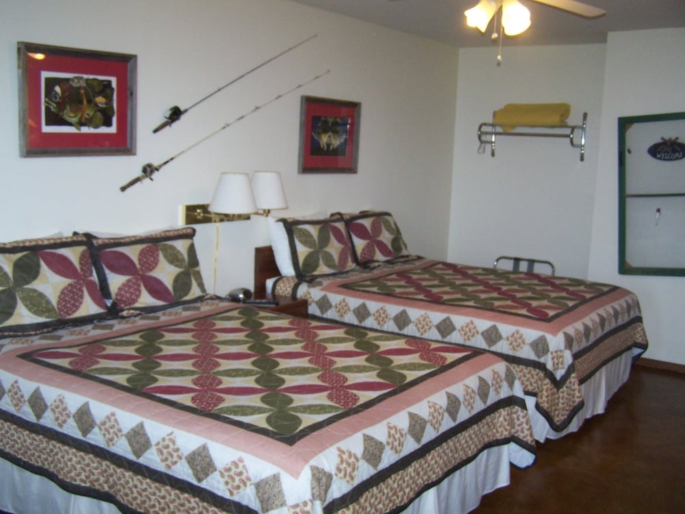 Family Room, 2 Queen Beds photo 1