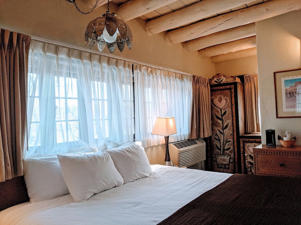 Superior Room, 1 Queen Bed (Historic Sagebrush Room) - Photo 6