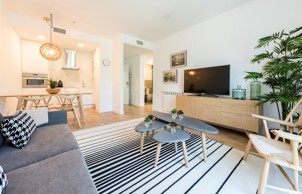 Superior Apartment (Skyline)