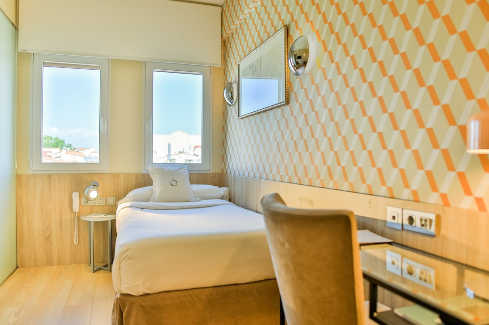 Single Room - Photo 1