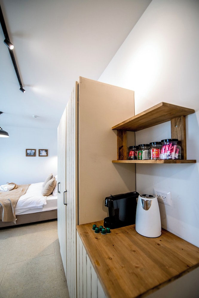 Klil room with patio photo 1