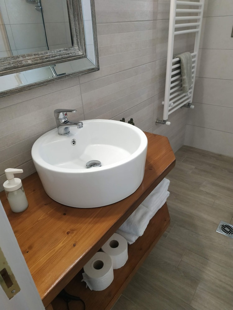 Comfort Room photo 3
