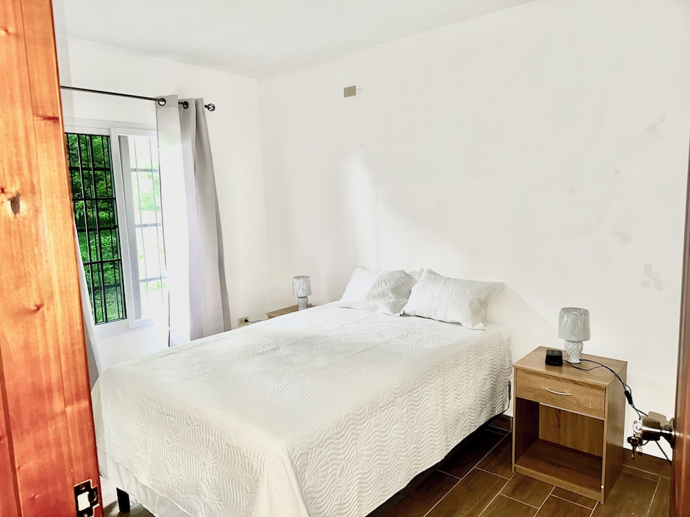 Basic Cabin, 2 Bedrooms photo 2