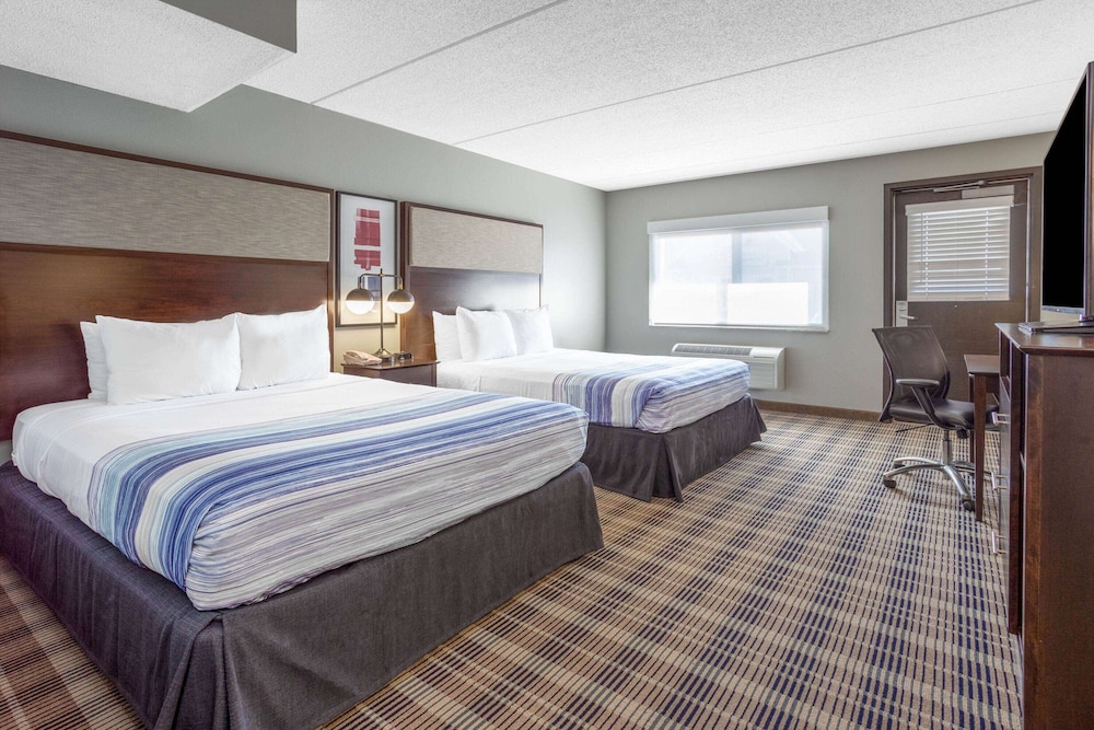 Room, 2 Queen Beds, Accessible, Non Smoking - Photo 1