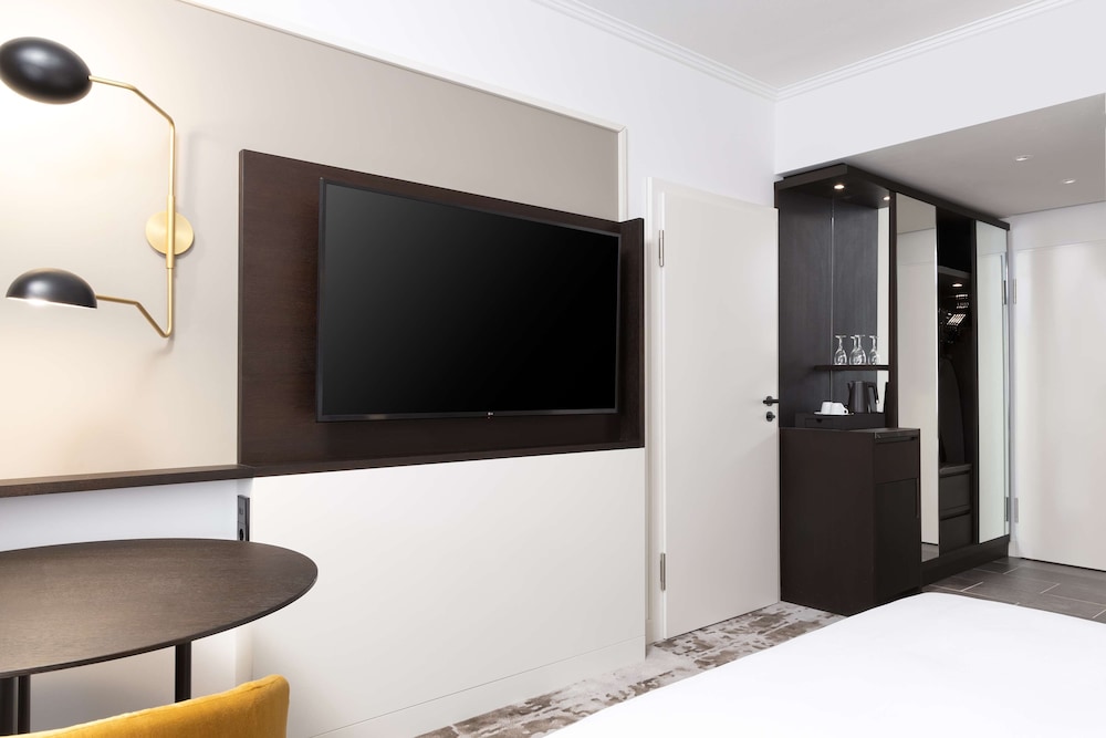 Family Room, 1 Queen Bed, Connecting Rooms