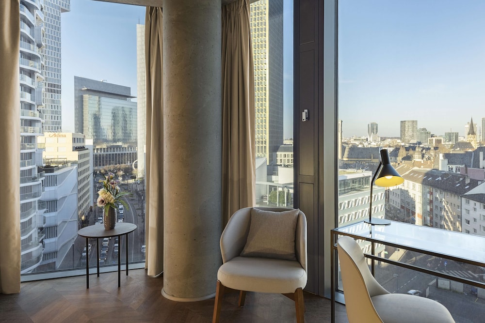 Junior Suite (Skyline View (Extra Bed 2 Ad + 1 Ch))