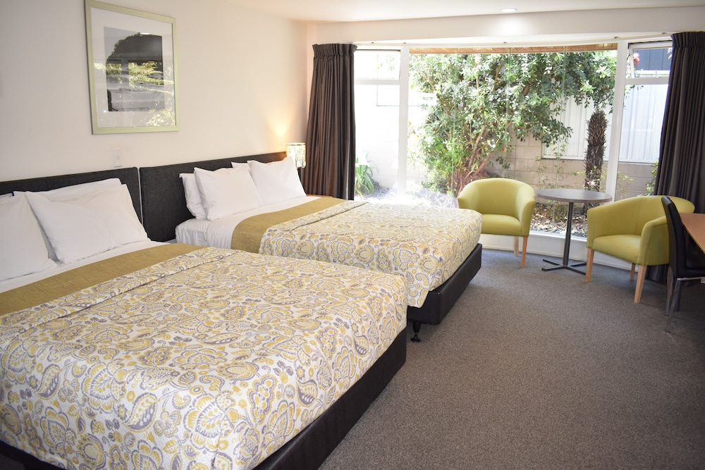 Executive Twin Room, 2 Double Beds photo 1