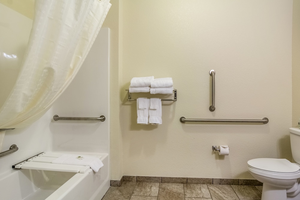 Suite, Multiple Beds, Non Smoking - Photo 7
