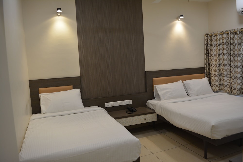 Executive Triple Room, Multiple Beds