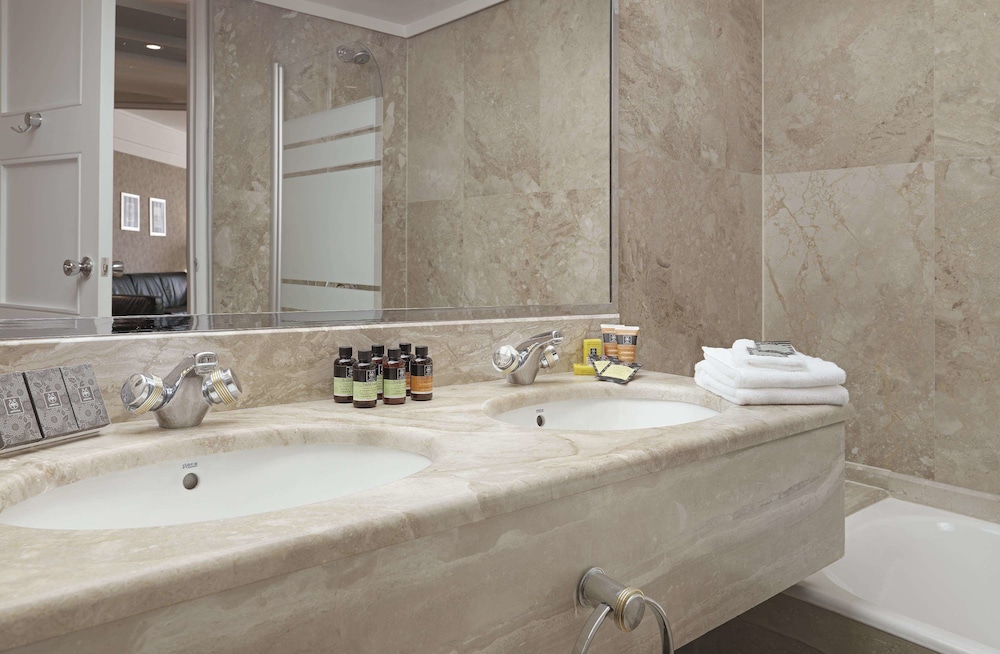 Acropolis Panoramic View Suite