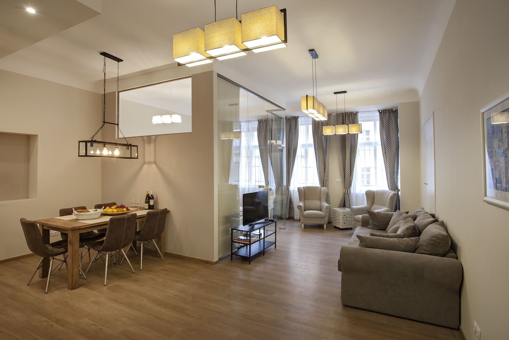 Luxury Apartment, 2 Bedrooms, 2 Bathrooms, City View