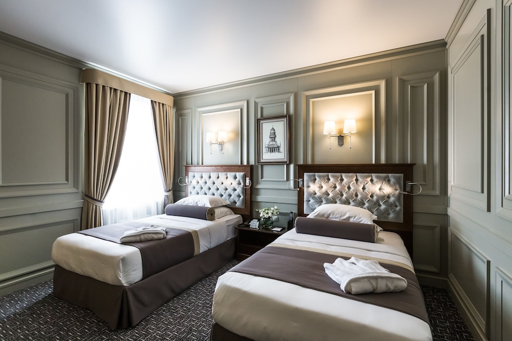 Superior Twin Room, River View