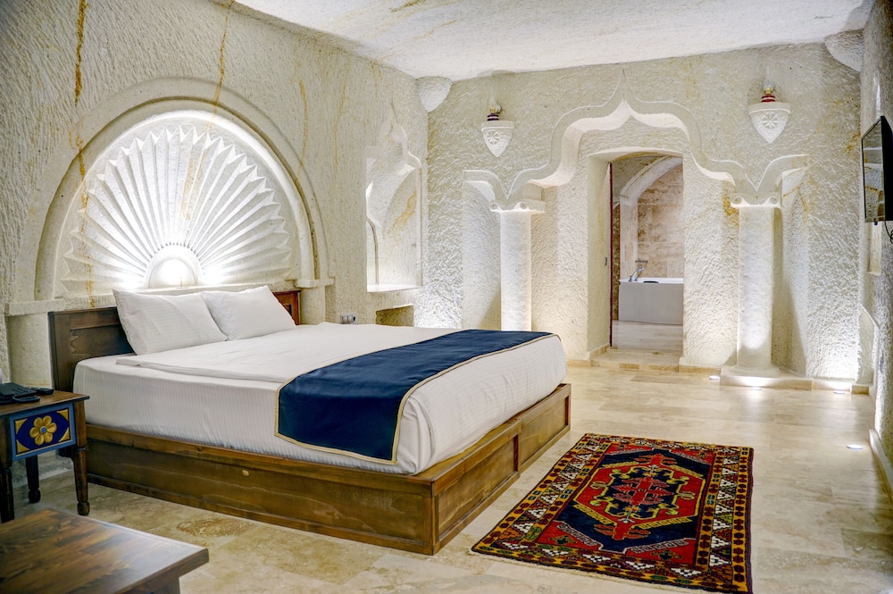 Honeymoon Suite
