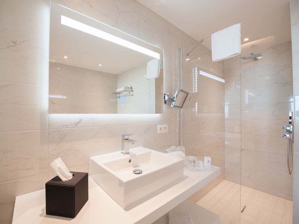 Junior Suite, Balcony, Sea View - Photo 10