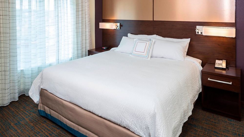 Suite, 1 Bedroom (Mobility Accessible, Roll-In Shower) photo 3