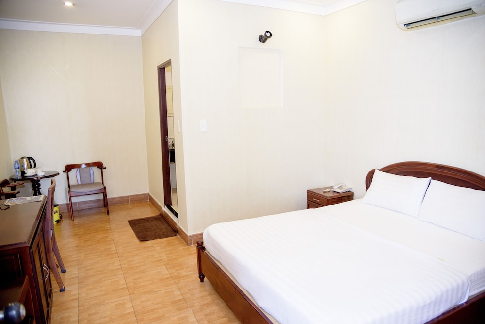 Standard Double Room, No Windows photo 1