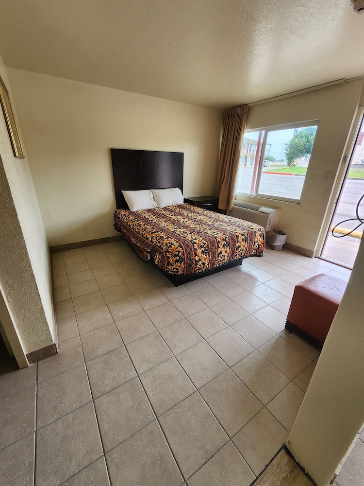 Room, 1 Queen Bed, Non Smoking photo 1