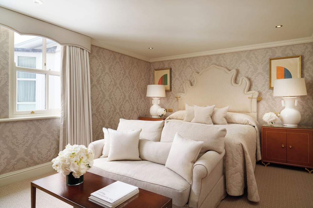 Deluxe Room (King/Twin) thumbnail 6