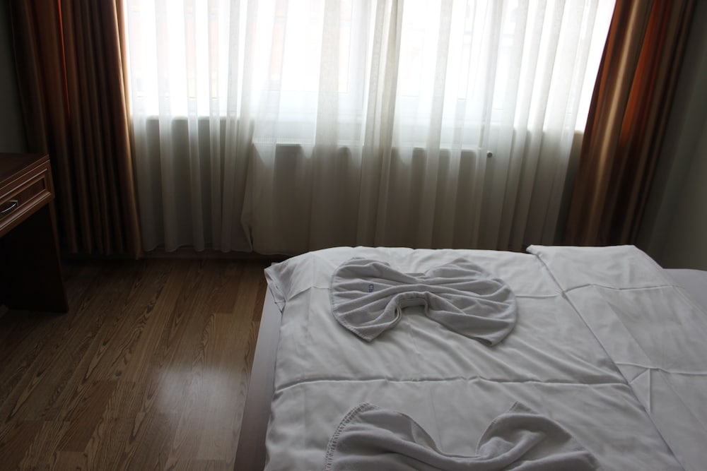 Shared Dormitory, Women only, Shared Bathroom (for 6) photo 3