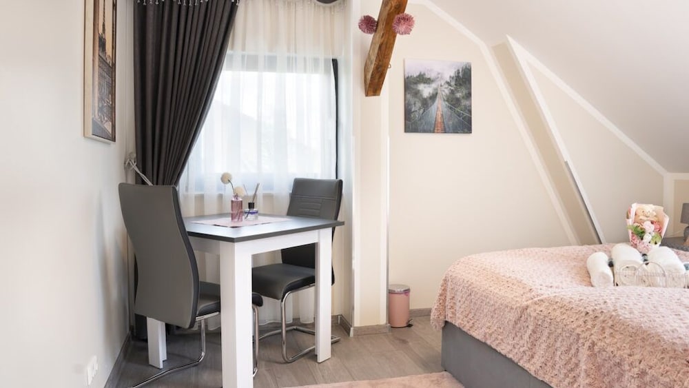 Comfort Double Room, Private Bathroom photo 3