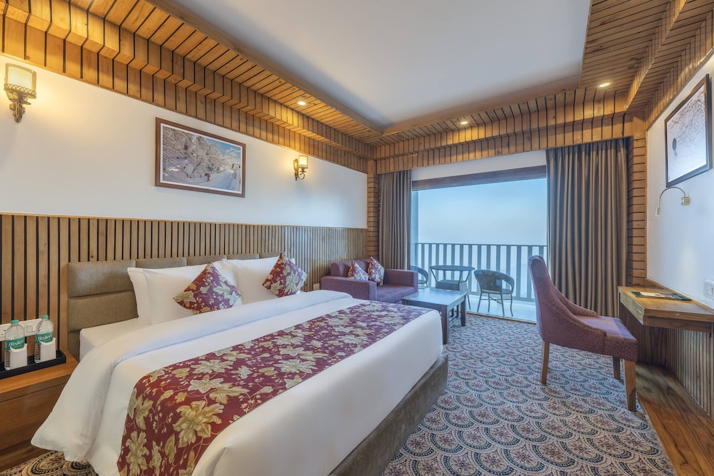 Deluxe Room, Balcony, Pool View