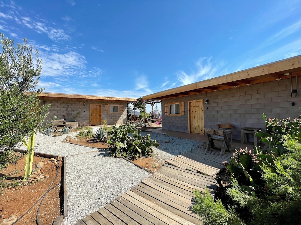 Exclusive Cabin, 4 Bedrooms, Garden Area photo 1