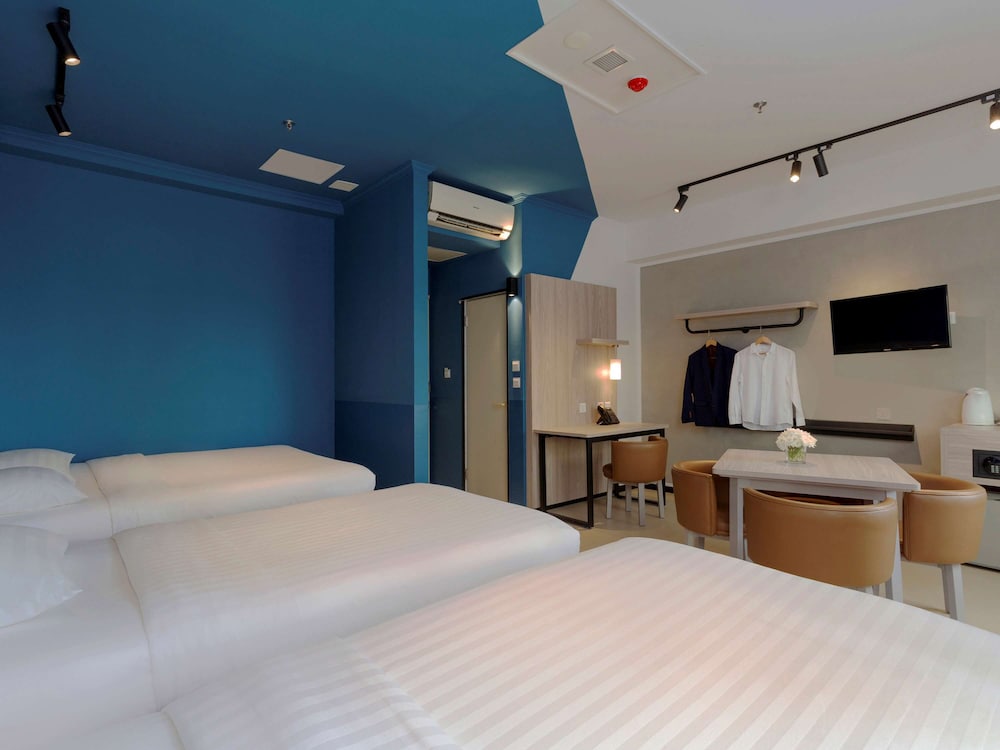 Family Double Room, Multiple Beds photo 2