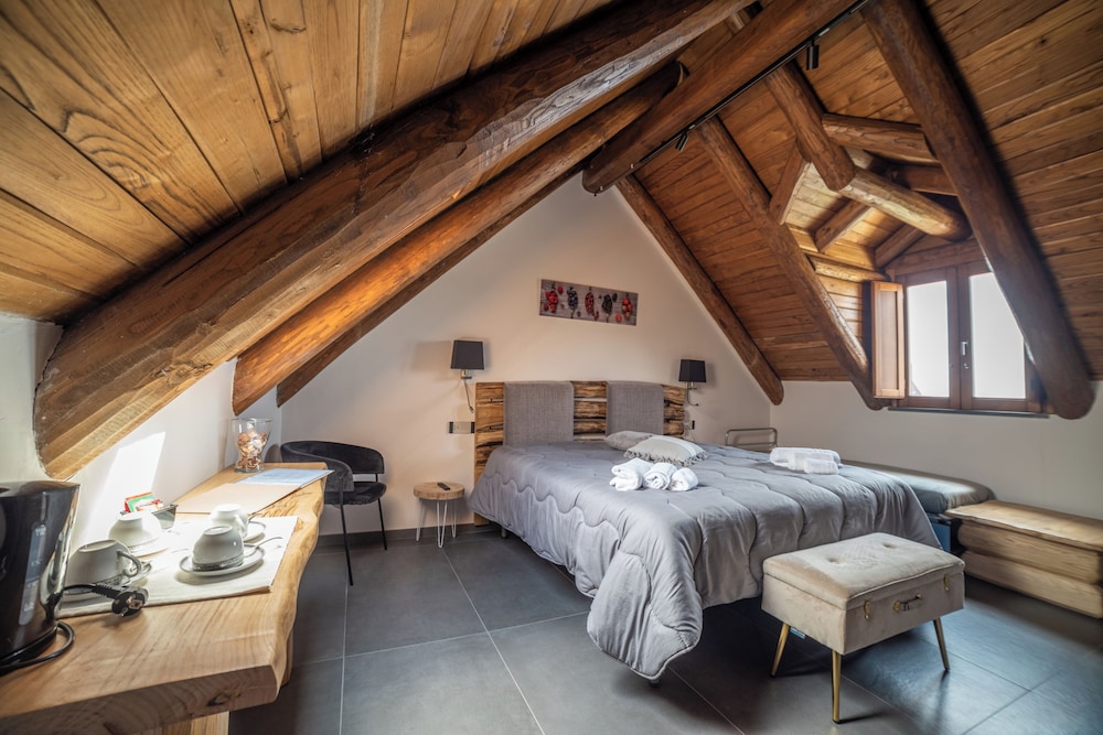 Superior Triple Room, Multiple Beds, Ensuite, Sea View - Photo 3