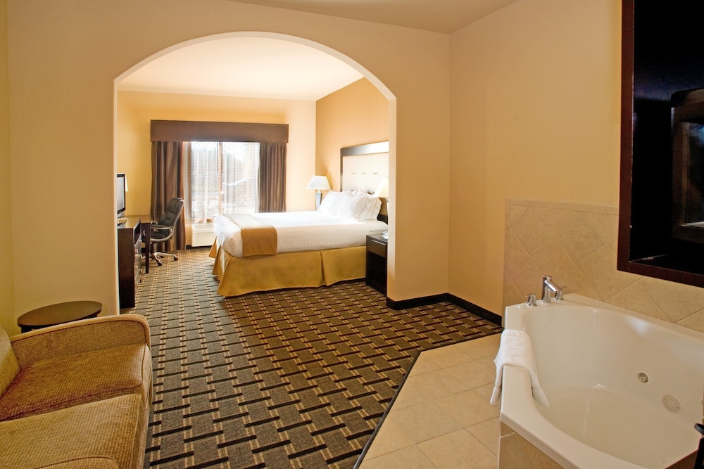 Suite, 1 King Bed with Sofa bed (Extra Floor Space) - Photo 2