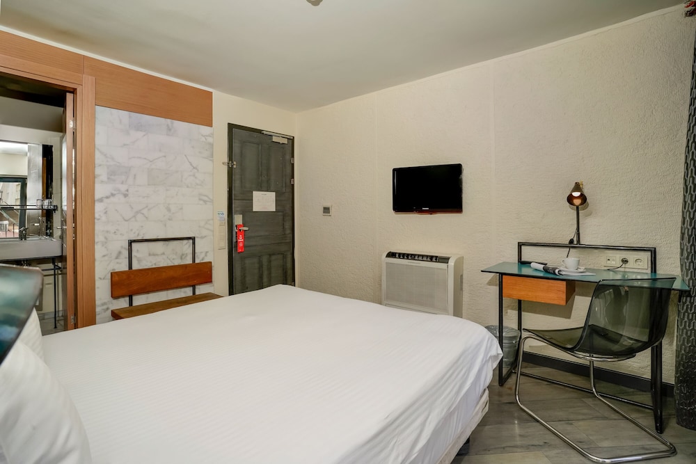 Standard Double Room photo 3
