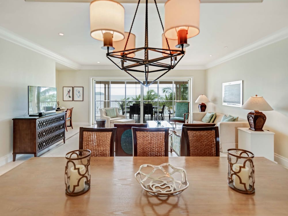 3 Bedroom Butler Beachfront Villa Suite with Plunge Pool