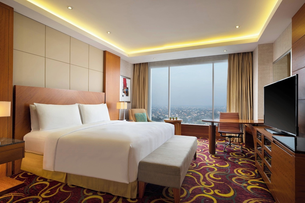Junior Suite, 1 King Bed, City View