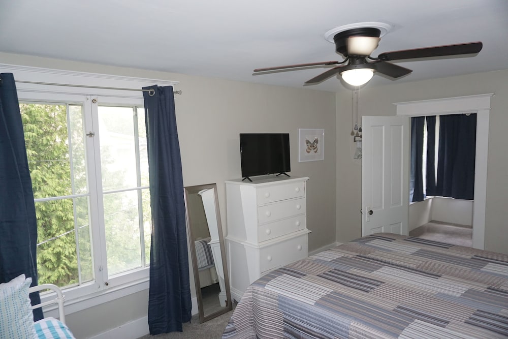 Family Suite, Multiple Beds, Non Smoking, Courtyard Area