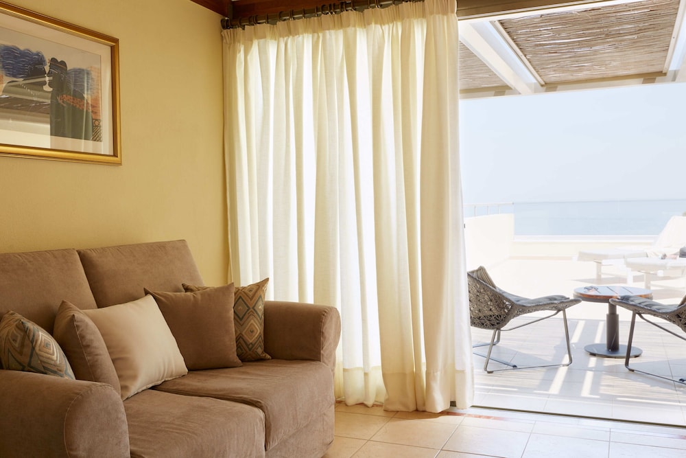 Junior Suite, Beachfront photo 2
