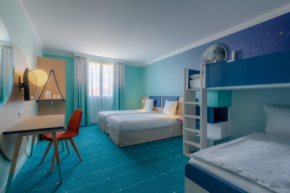 Family Room, Multiple Beds - Photo 1
