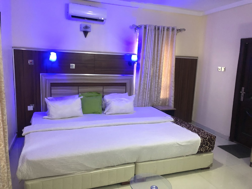 Deluxe Room - Photo 1