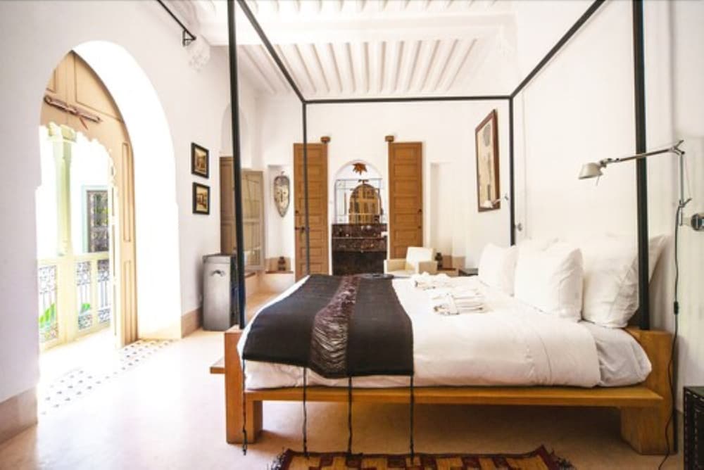 Deluxe Suite (Nefelibata)