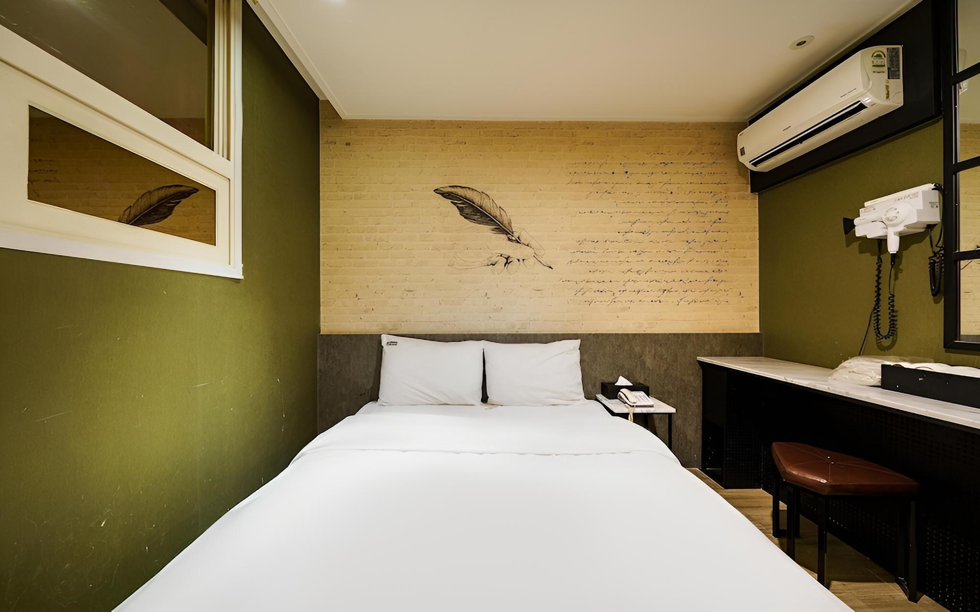 Room (Standard) - Photo 2