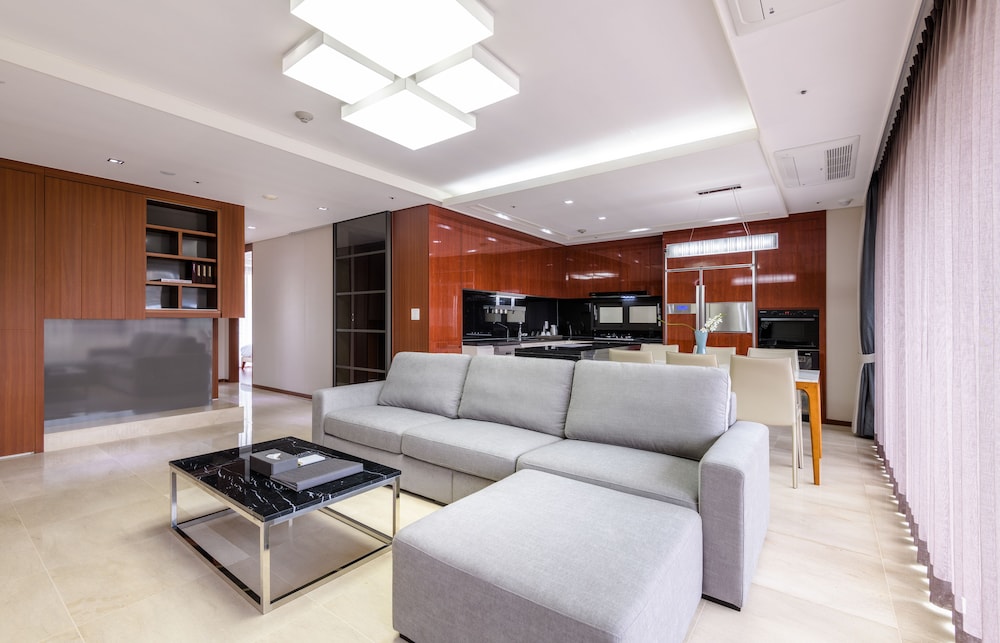 Pet Suite B (Family Suite)