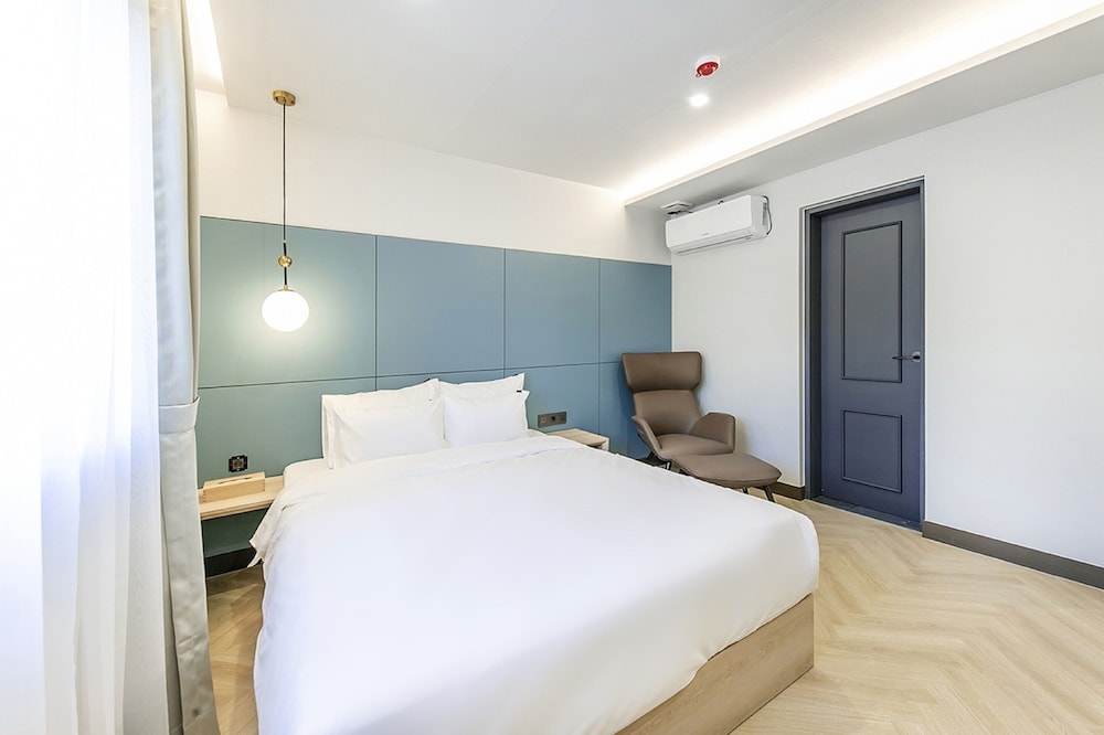 Deluxe Room (A type with Air Dresser) - Photo 7