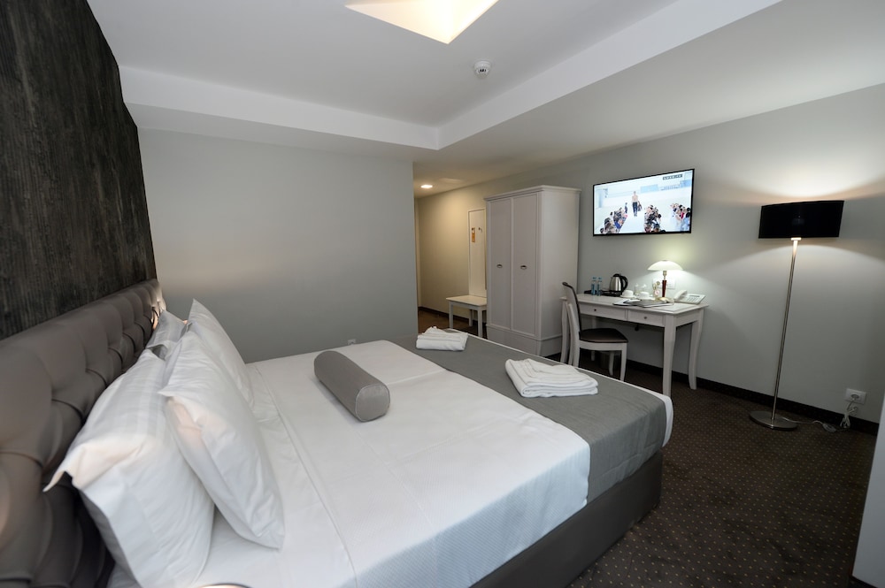 Standard Double or Twin Room photo 2