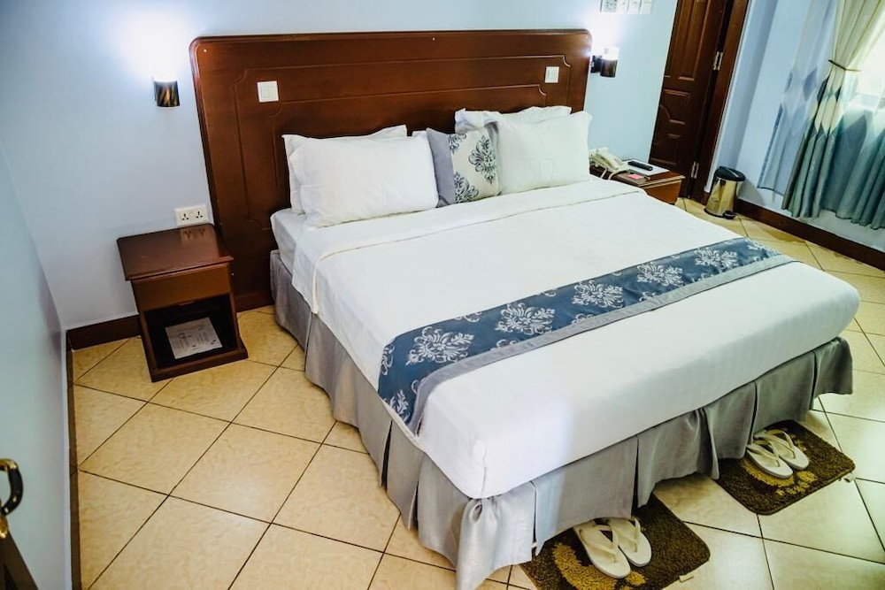 Executive Room (4)