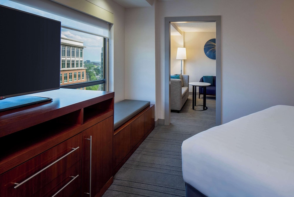 Suite (Ambassador) - Photo 3